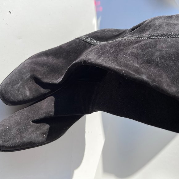 Prada  suede black boots zipper on the sides size 38 - Picture 2 of 8